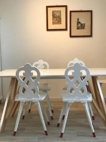 Madeleine De La Maison Saint-josse * Colmar